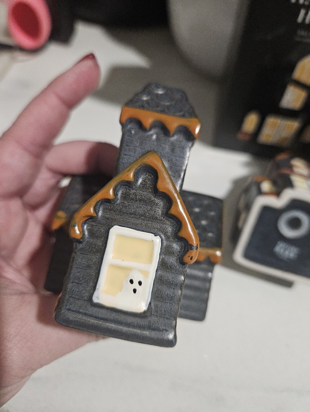 Haunted House Salt And Pepper Shakers - Picture 5 of 7